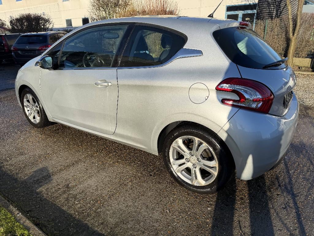 Peugeot 208 Coupé, Autos, Argent ou Gris, Achat, Euro 6, Entreprise