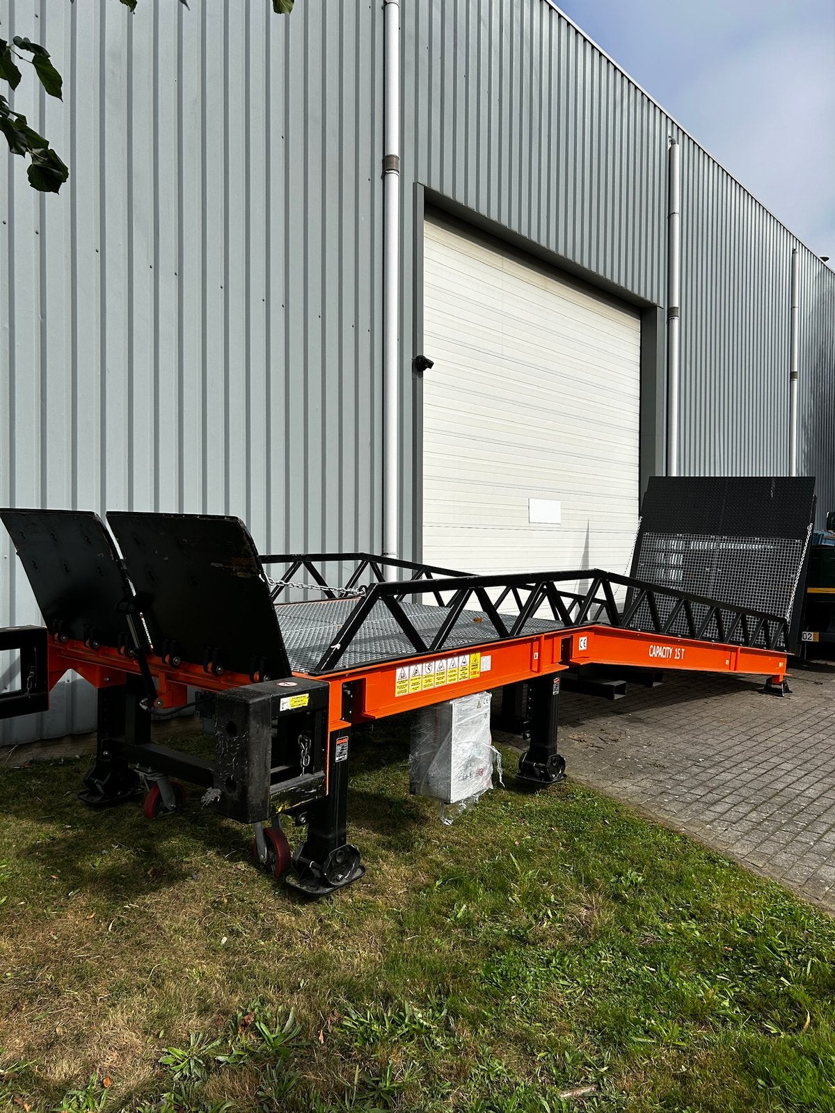 Rampe mobile hydraulique 15T — automatique — Très robuste, Enlèvement ou Envoi