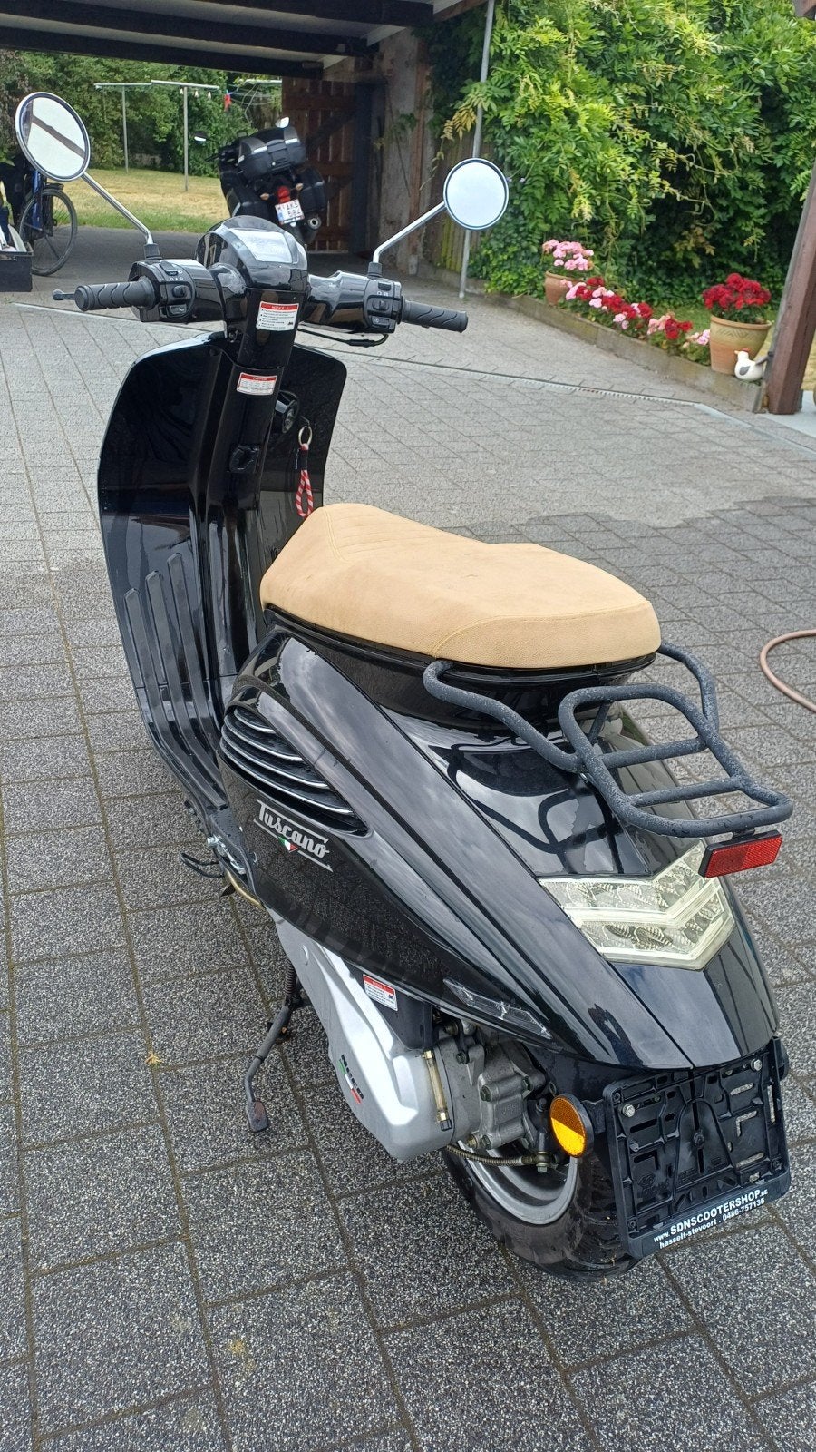 Neco Tuscano, Vélos & Vélomoteurs, Enlèvement