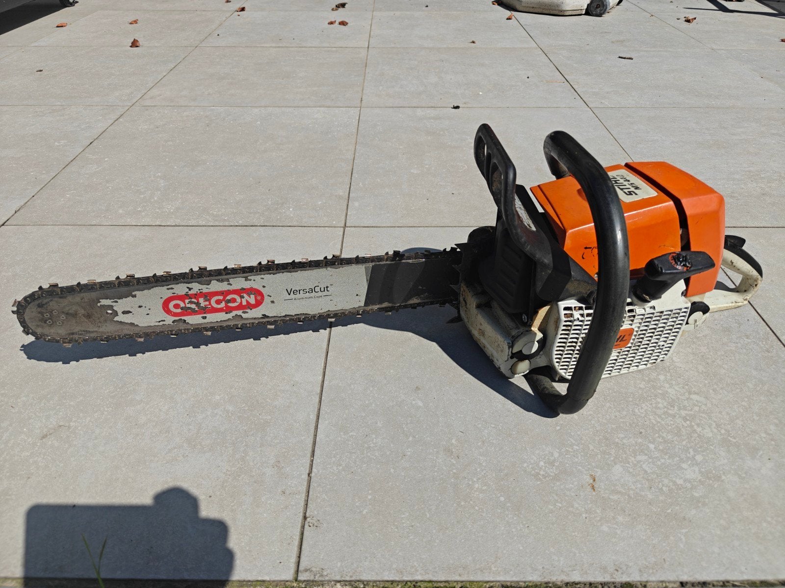 Stihl MS440 tronçonneuse pro, Enlèvement