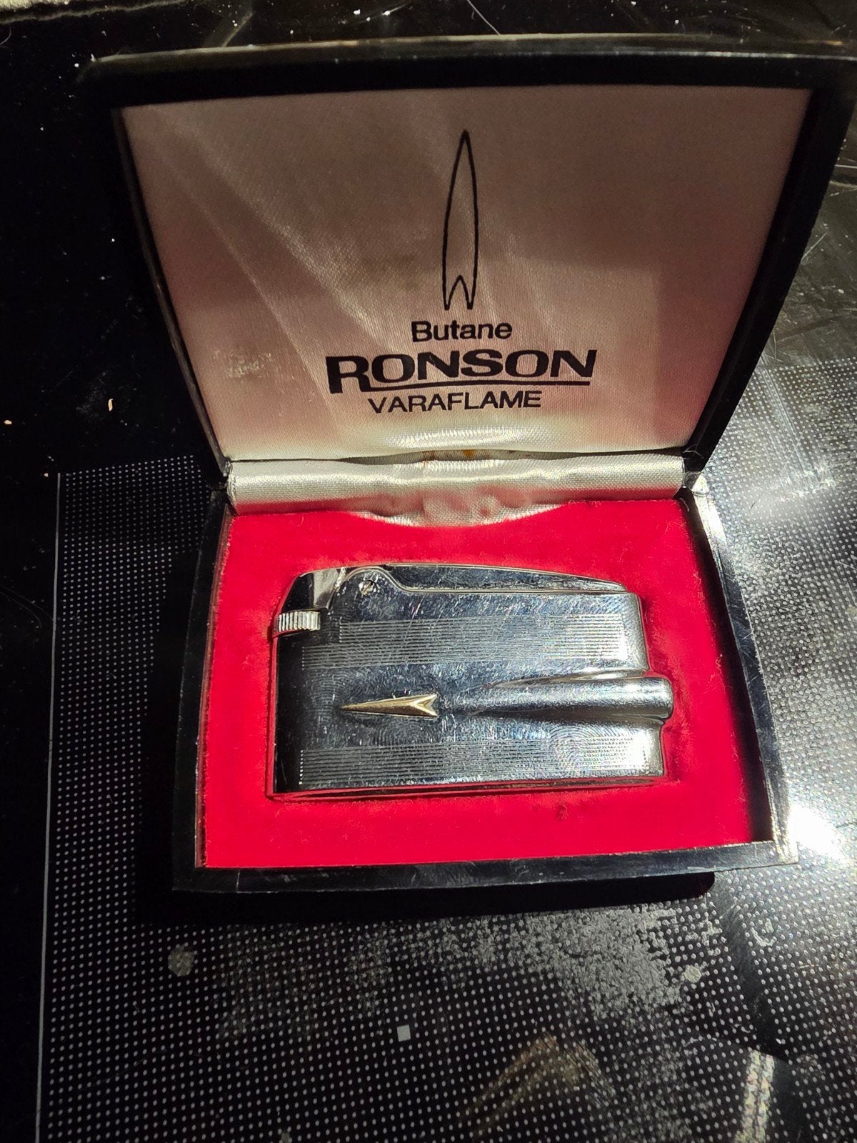 Ronson Adonis, Verzamelen, Ophalen