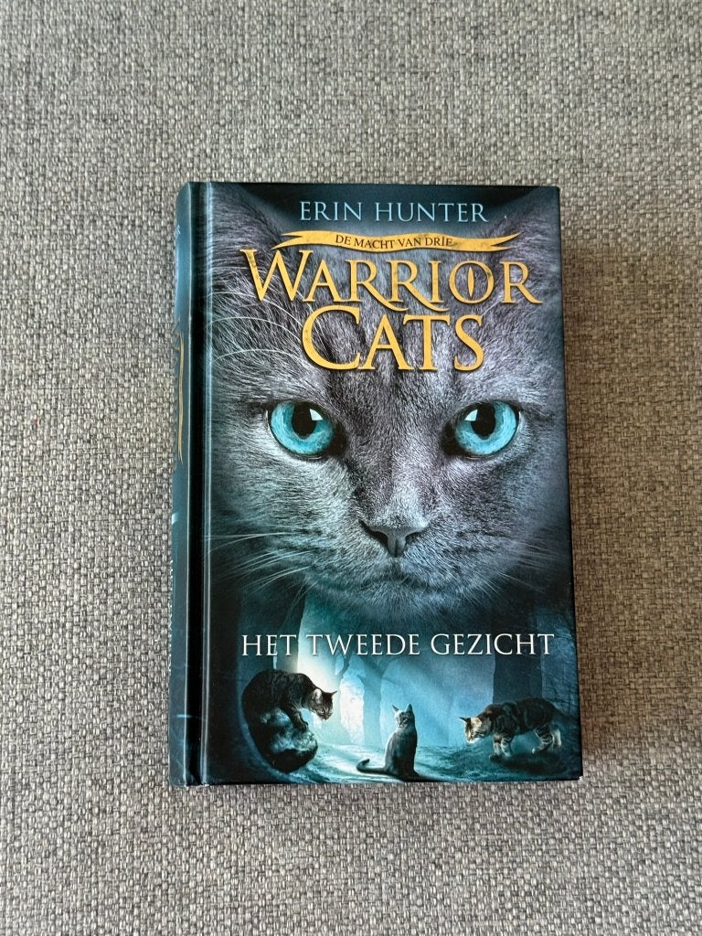 139. Boek - Erin Hunter - Warrior Cats - Het tweede gezicht, Gelezen, Erin Hunter, Ophalen of Verzenden, Fictie