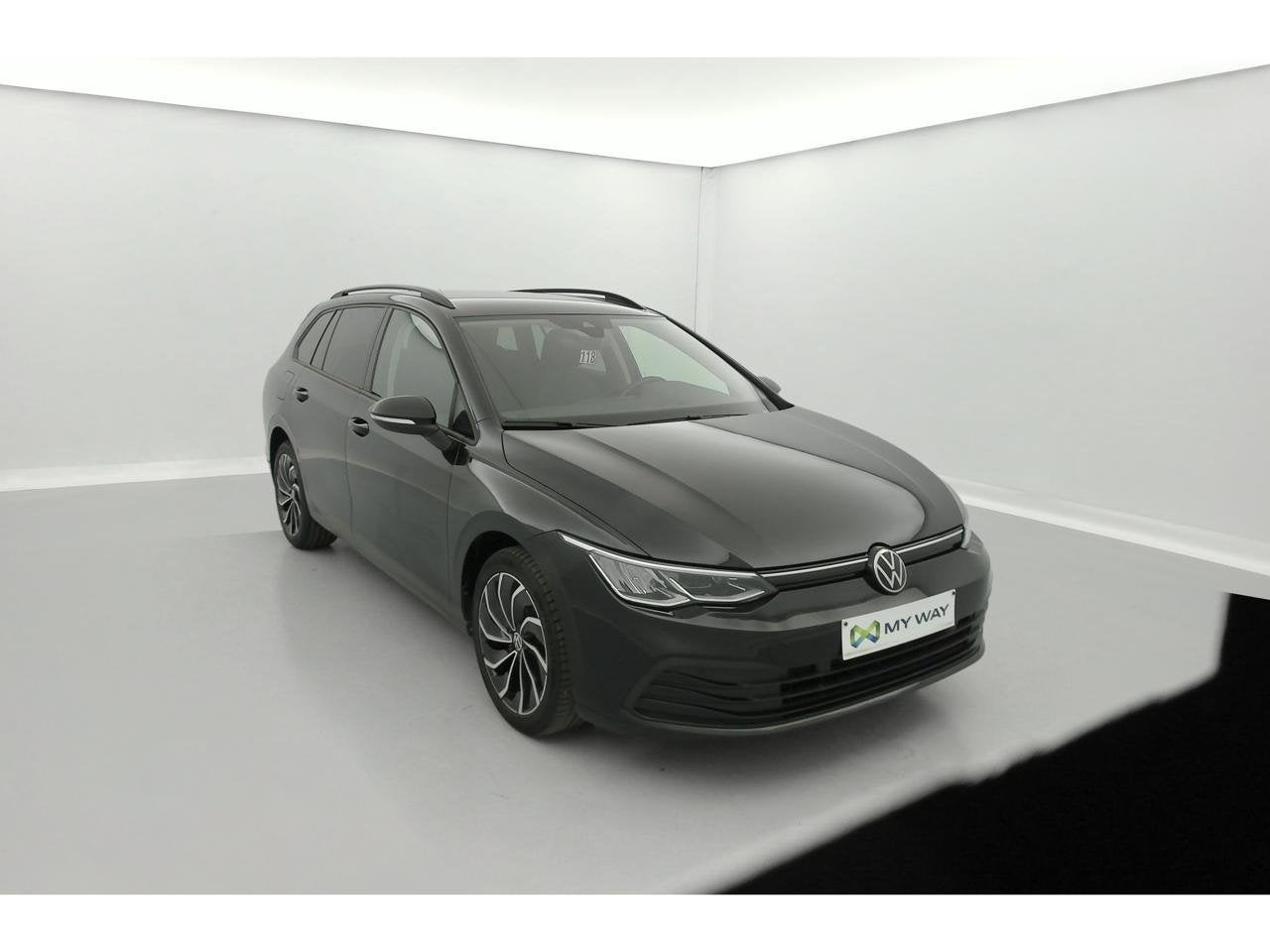 Volkswagen Golf VIII SW Golf Wagon Life 1.0 l TSI GPF 81 kW, Achat, Boîte manuelle, https://public.car-pass.be/vhr/dc1f5574-edeb-49b1-8b74-e869014fdb92