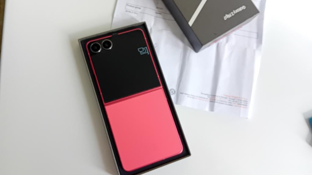 Z FLip 7, Telecommunicatie, Mobiele telefoons | Samsung, Ophalen, Zo goed als nieuw, Rood, Galaxy Z Flip