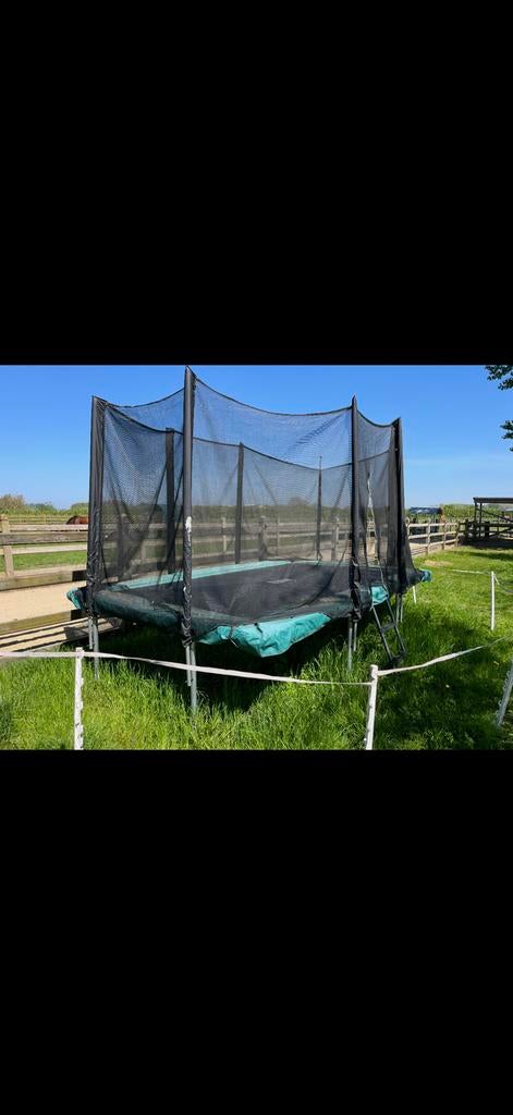 Tramoline 4 x 2, Ophalen, Zo goed als nieuw