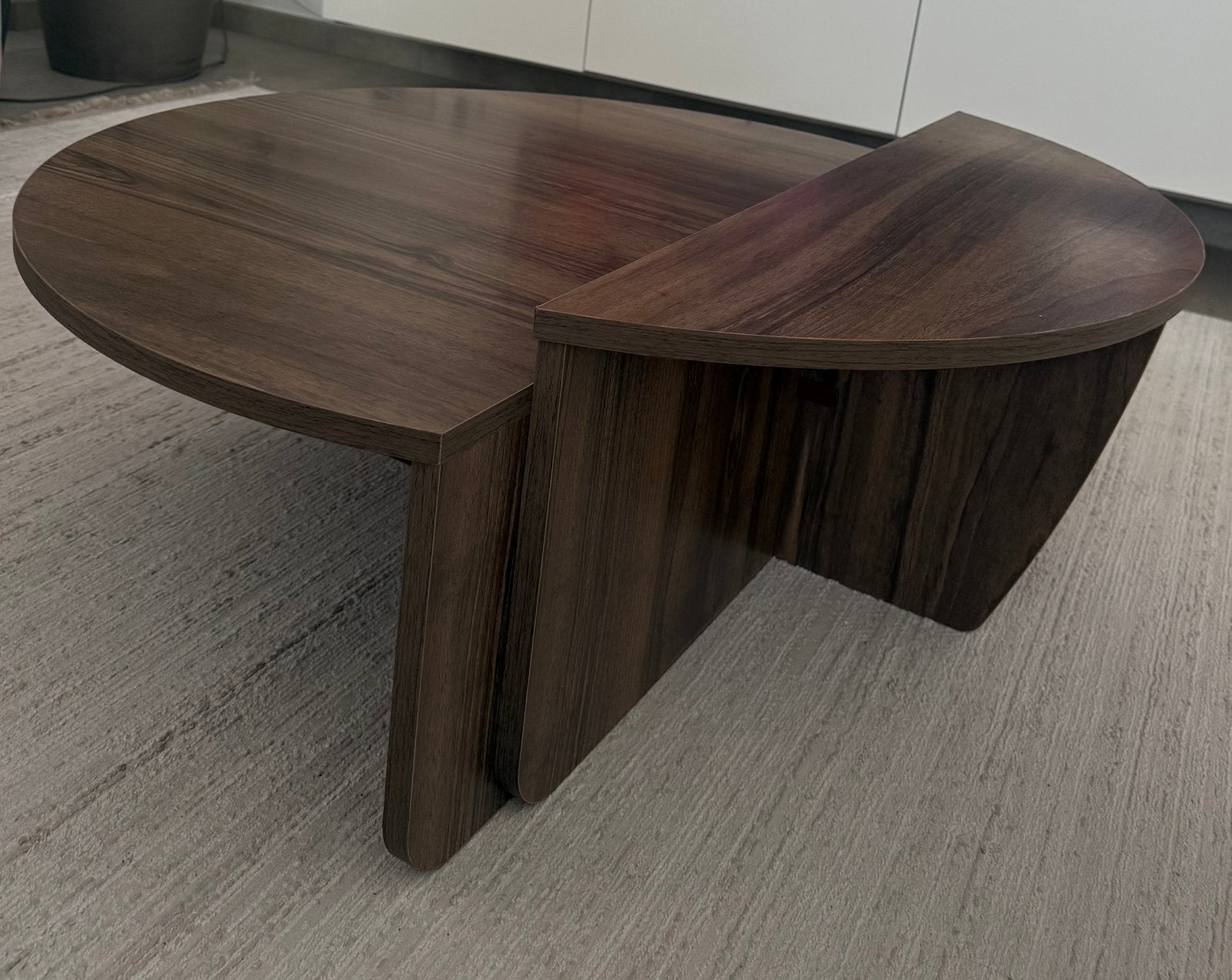 Table basse moderne en bois MDF - très bon état général, Artistique, Rond, 50 à 100 cm, Enlèvement