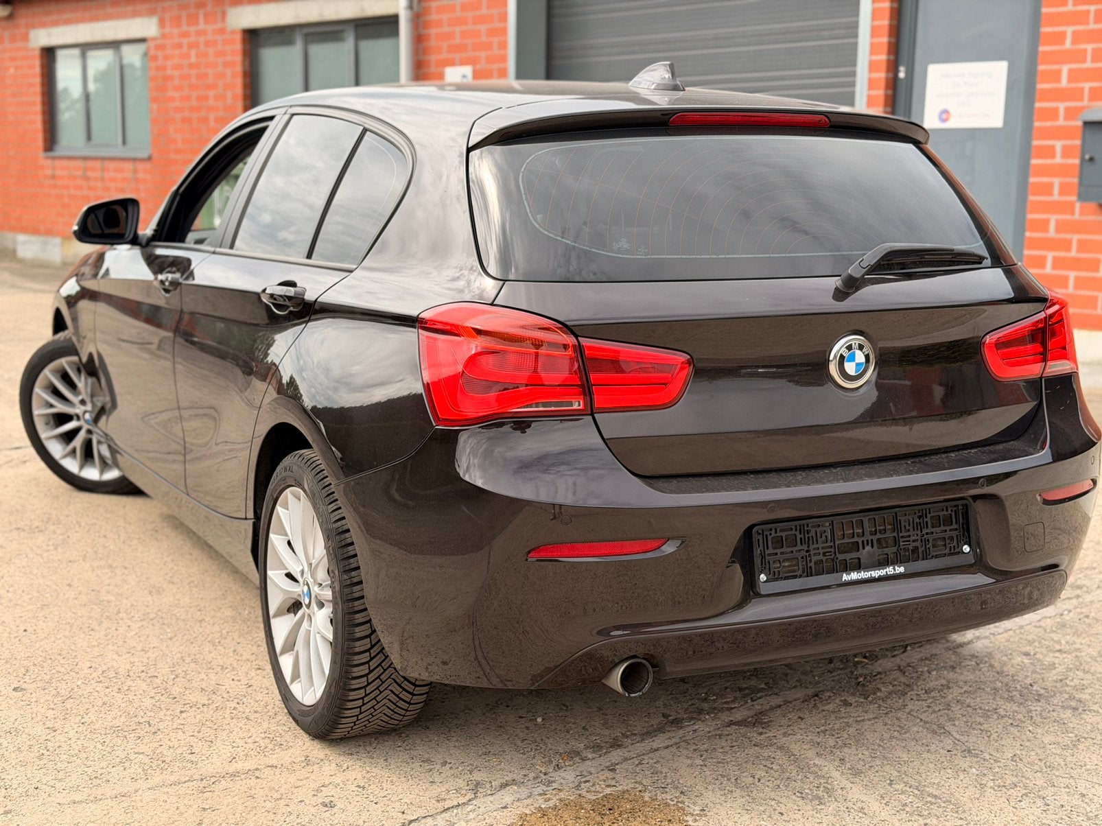 BMW 1 SERIE 116i GARANTIE 70000 KM , LED // 17 INCH, Autos, Euro 6, Entreprise, Garantie prolongée, Boîte manuelle