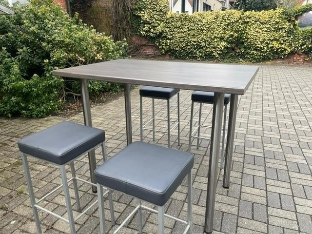 tables de fête/foire avec tabourets, Enlèvement, Utilisé, Y compris les chaises de bar