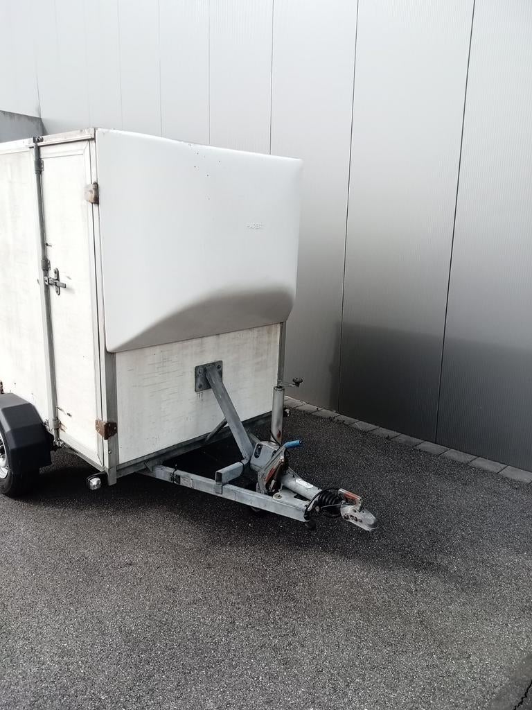 Zware gesloten aanhangwagen Hapert Winch voorbereiding, Ophalen, Gebruikt