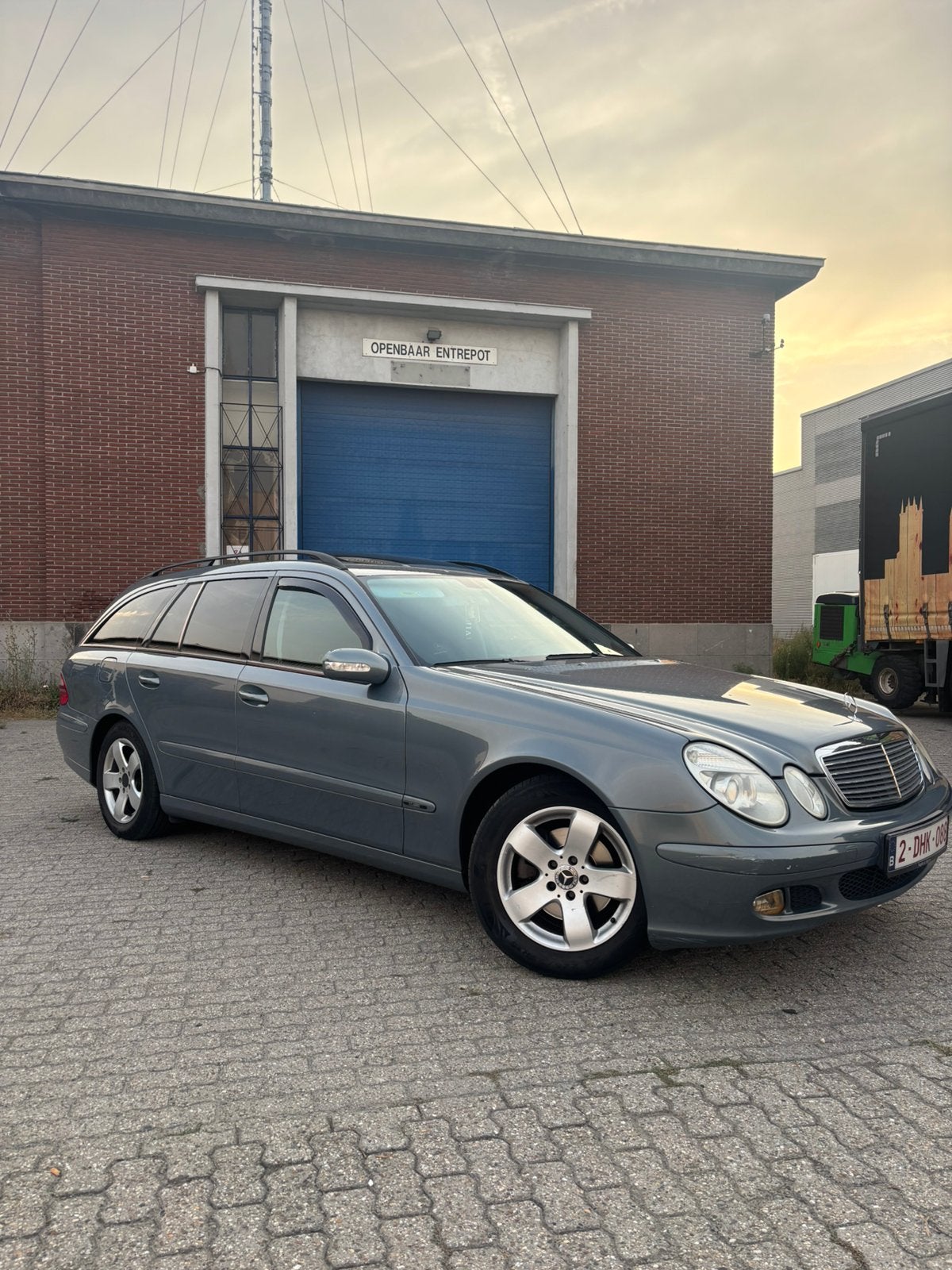 Mercedes E200 KOMPRESSOR, Achterwielaandrijving, Zwart, 4 cilinders, Blauw