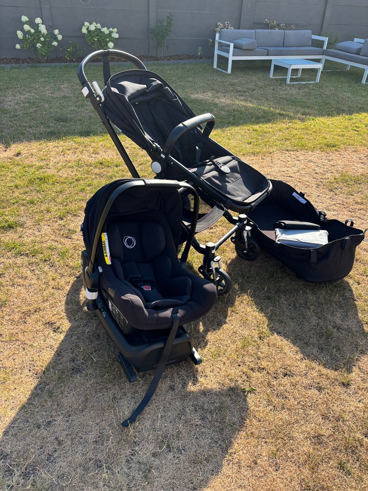 Set Bugaboo buggy, draagmand, maxi-cosi en isofix, Enlèvement, Comme neuf, Maxi-Cosi, Protection de pluie