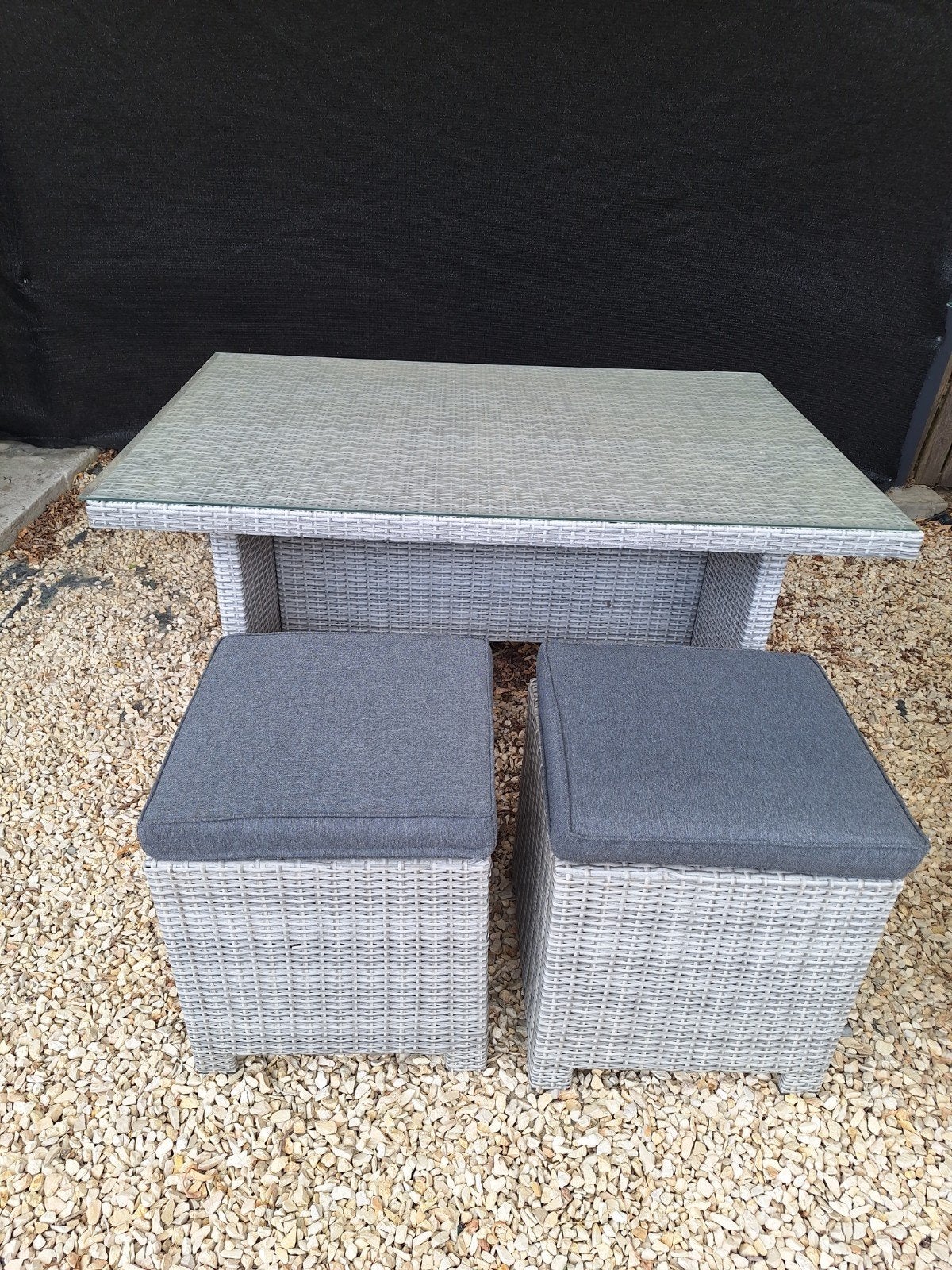 tuintafel met 2 kleine zitjes, Tuin en Terras, Ophalen