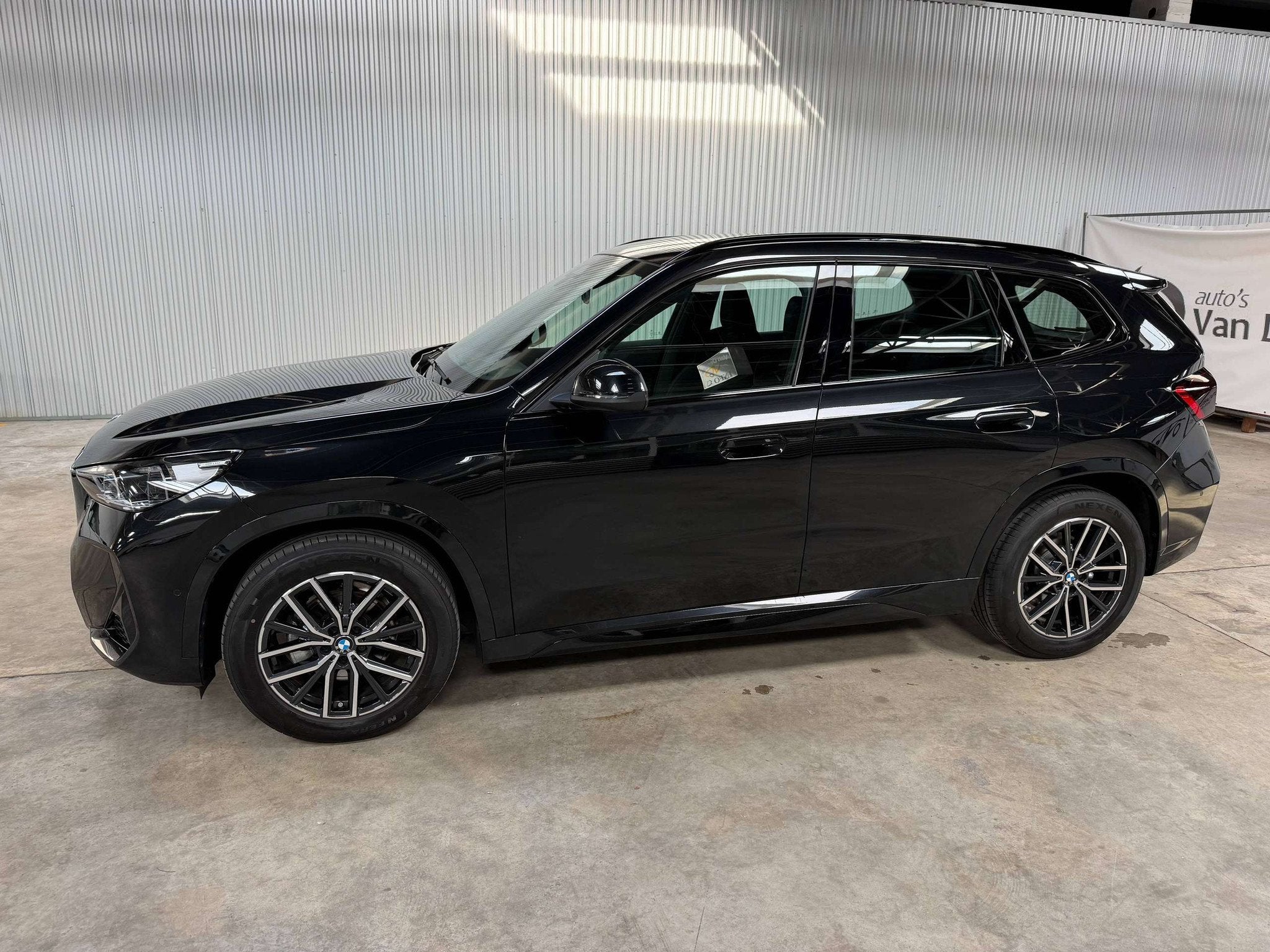 BMW X1 X1 1.5iA sDrive18 M Sport Navi Camera Trekhaak, Autos, Autres carburants, Alcantara, 5 portes, 5 places