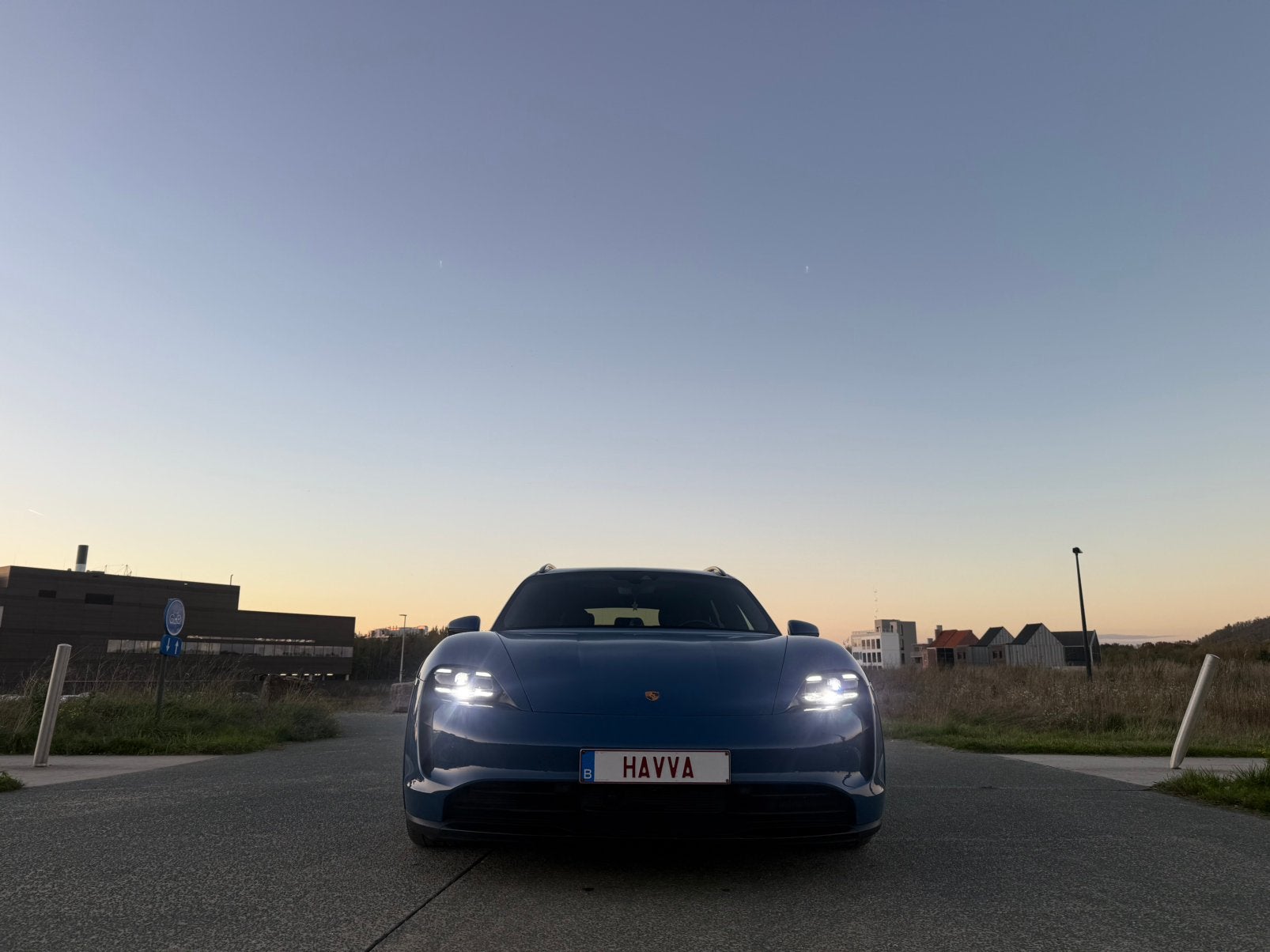 Porsche Taycan Cross Turismo | Pass Display | Sport Chrono, Autos, Cuir, Achat, Euro 6, Entretenue par le concessionnaire