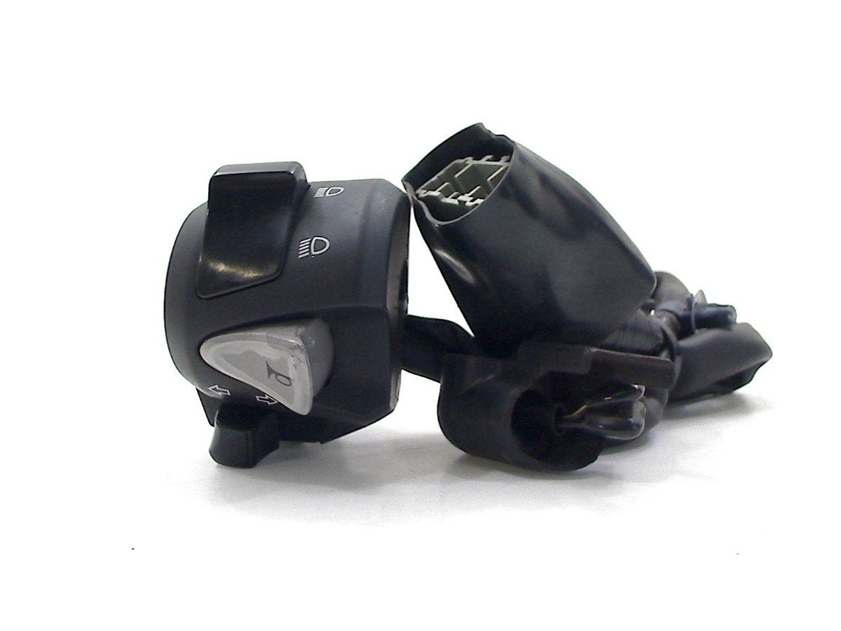 COMMUTATEUR GAUCHE CBR 500 R 2019-2020 (CBR500RA PC62-KK50), Dhr. S. di Majo, Utilisé, Info@cama-motorparts.nl, P.J. Troelstraweg 8 8
3144 CX  MAASSLUIS, NL