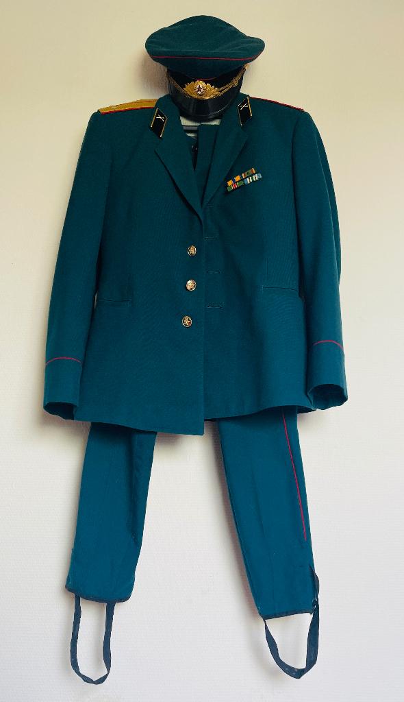 Origineel Sovjet uniform, Ophalen of Verzenden, Landmacht, Kleding of Schoenen