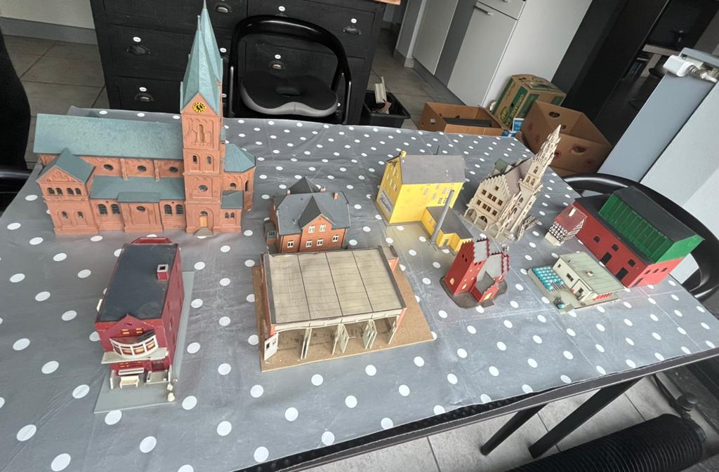 Set van 10 modeltrein gebouwen, Ophalen of Verzenden, Zo goed als nieuw
