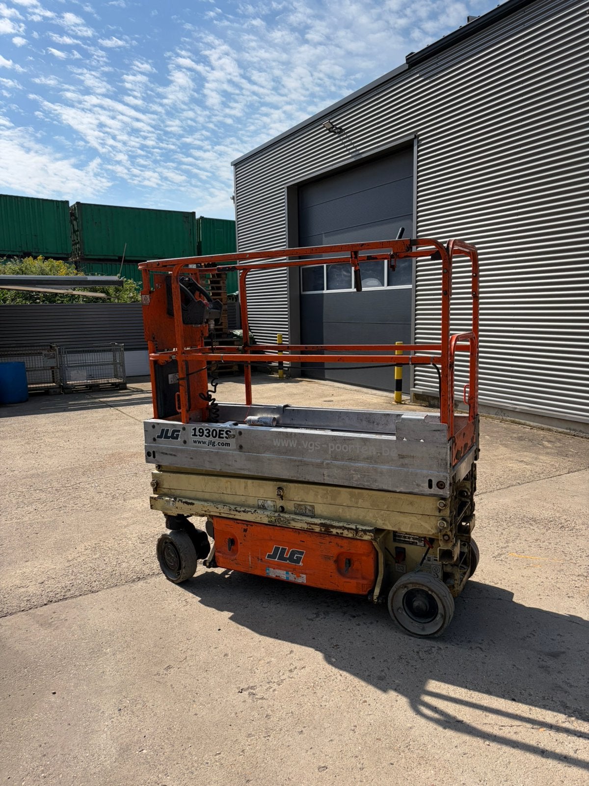 Schaarlift JLG 1930ES, Ophalen
