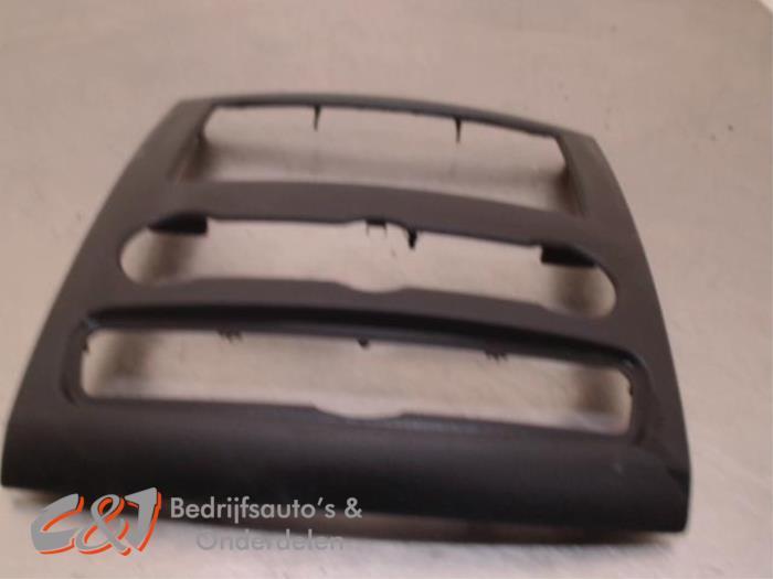 Cadre radio d'un Volkswagen Crafter, Volkswagen, -, 3 mois de garantie, Utilisé