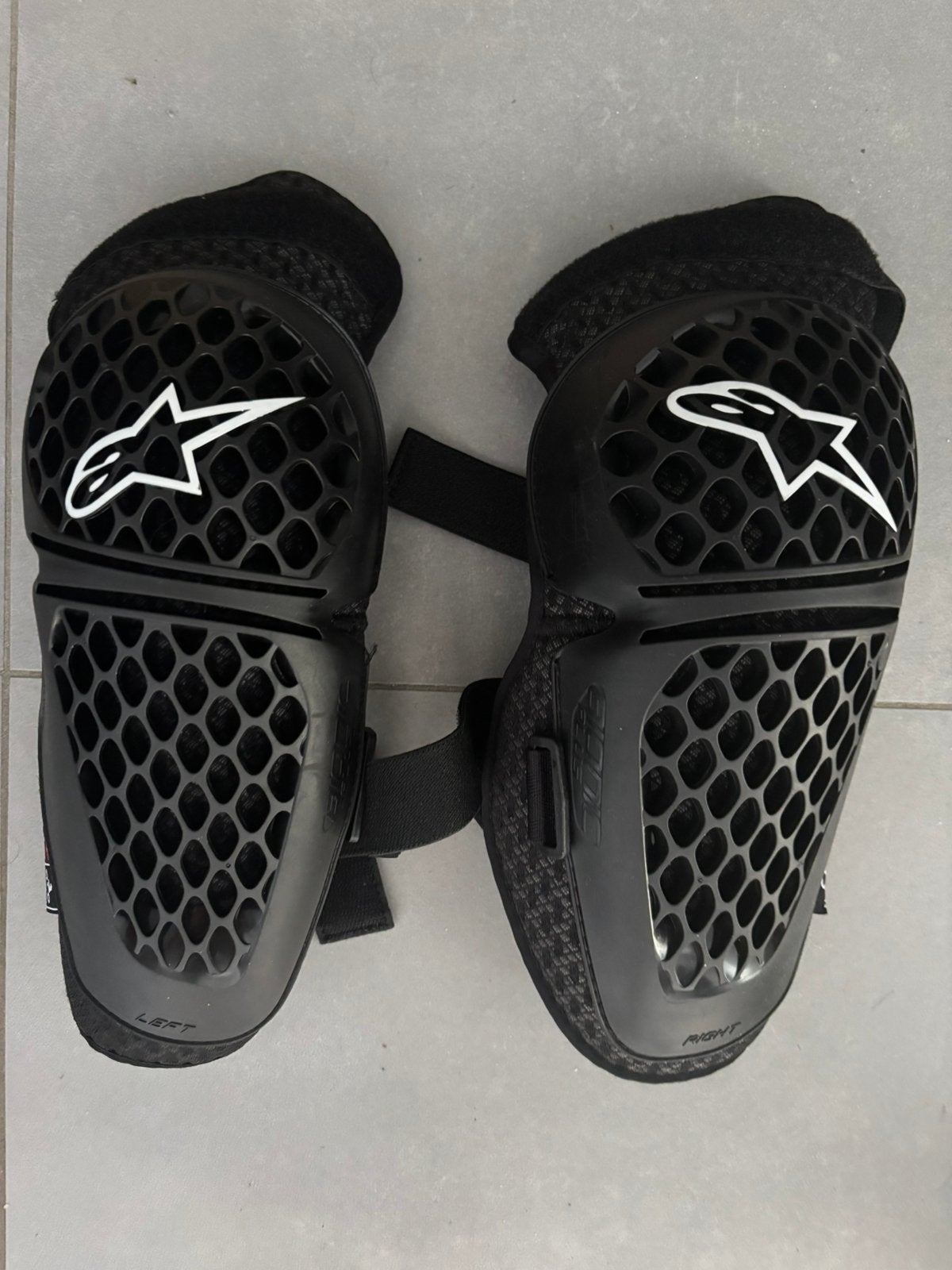 Nieuwe Alpinestars kniebeschermers, nooit gedragen T: L, Ophalen of Verzenden, Heren, Motorcrosskleding