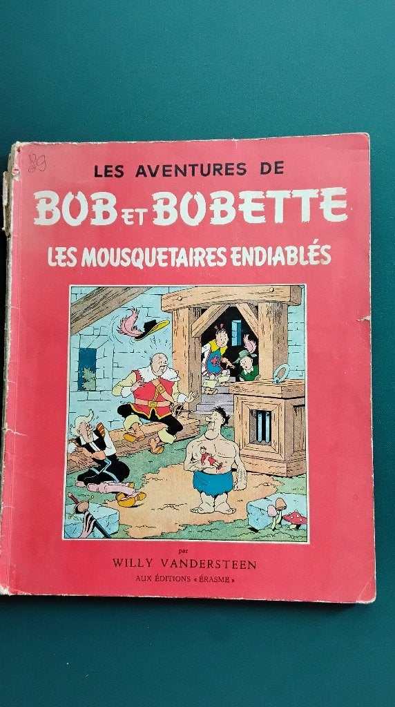 2 oude strips Suske en Wiske uit 1955 en 1957, Gelezen, Willy Vandersteen, Ophalen of Verzenden, Meerdere stripboeken