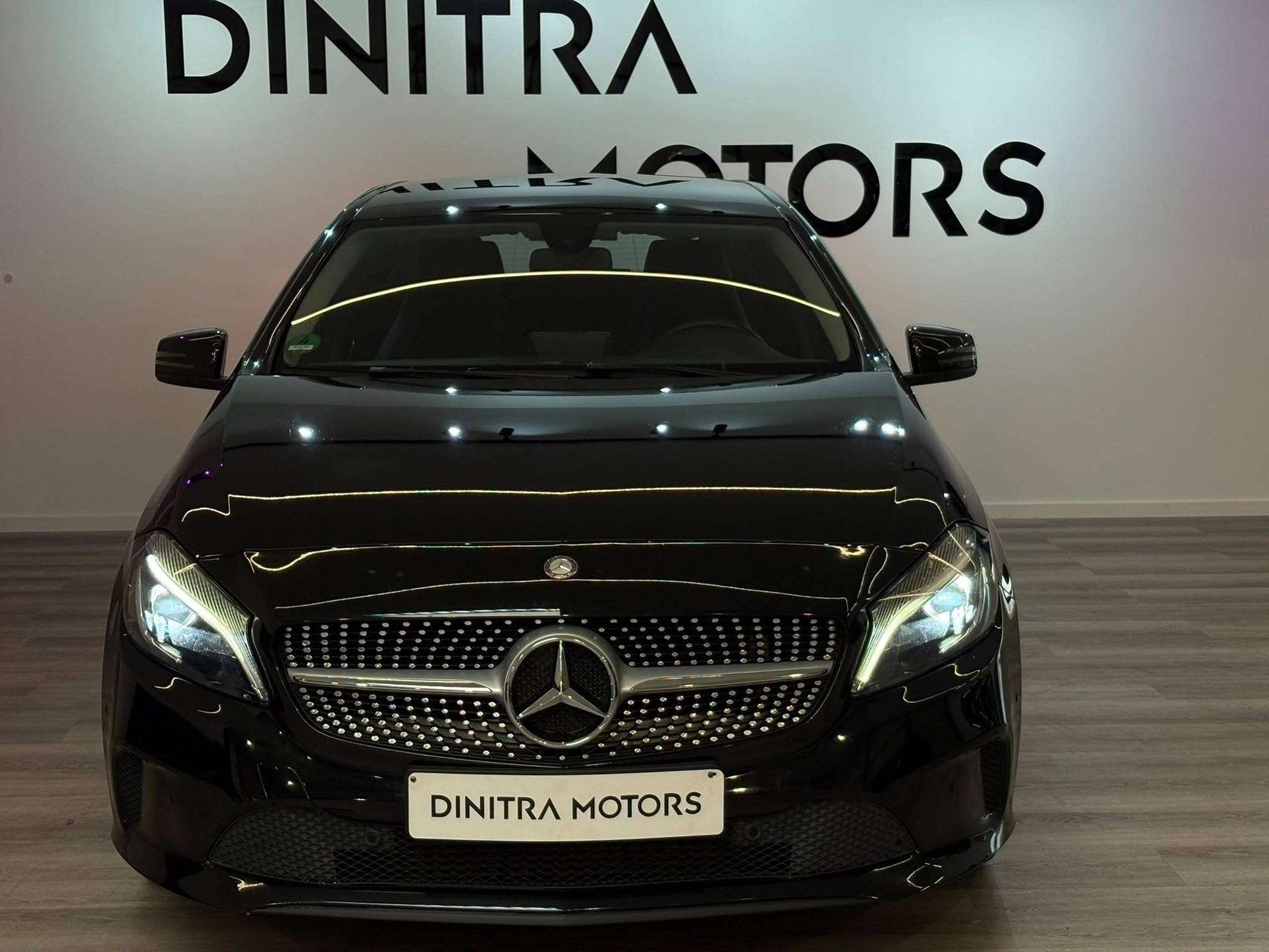 Mercedes-Benz A 180 - Navi/Cruise/Zetelverwarming/Camera, 122 pk, Gebruikt, 4 cilinders, Zwart