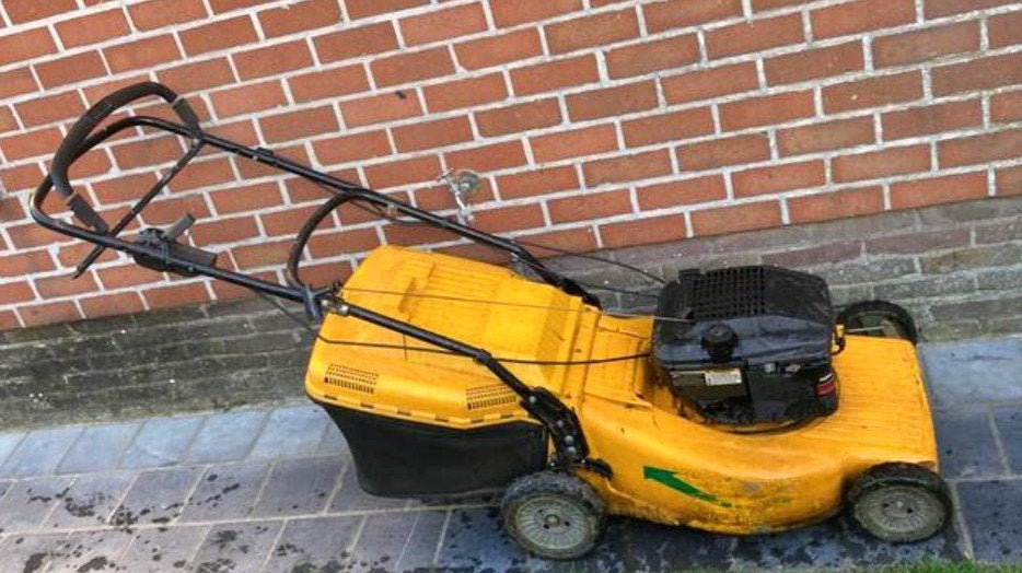 Benzine-grasmaaier Stiga, Tuin en Terras, Ophalen, Cirkelmaaier, Gebruikt, Stiga