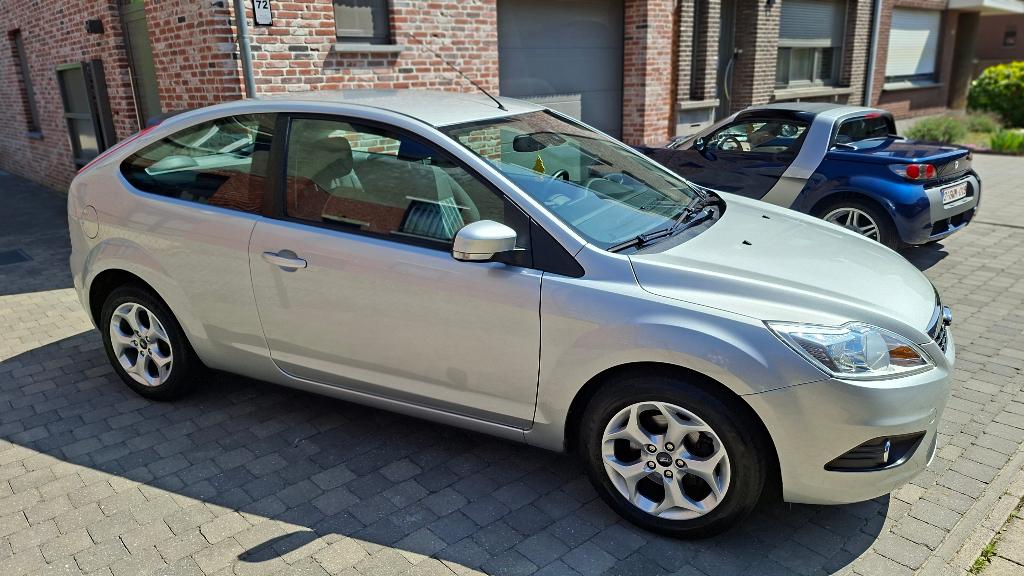 FORD FOCUS 1.4 2008 43 000 KM CLIMA. EXCELLENT ÉTAT ! !, Autos, Ford, Particulier, Focus, ABS, Airbags, Air conditionné, Bluetooth