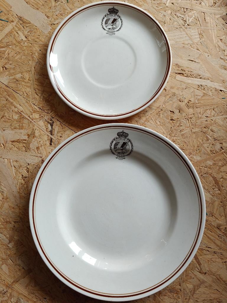 2 vintage Boch Frères borden – U.F.A.C. Section de Tir, Antiquités & Art, Antiquités | Céramique & Poterie, Enlèvement
