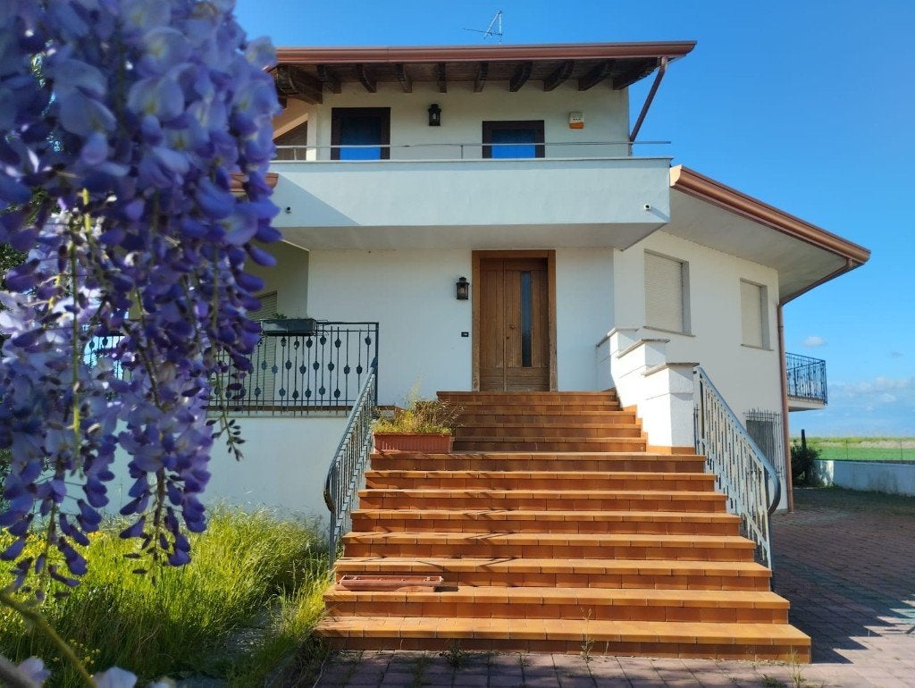 Villa près de Venise à Brian (Caorle), Italie, Immo, Huizen en Appartementen te koop, 200 tot 500 m², Vrijstaande woning, D