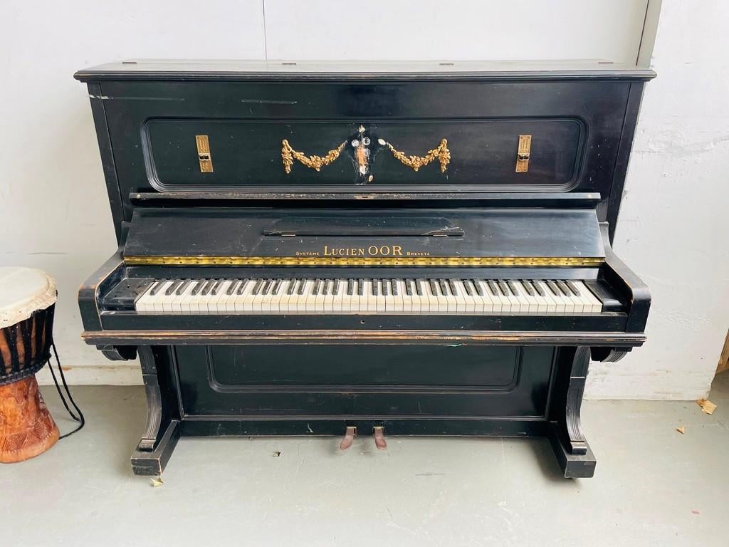 Piano droit Lucien OOR, Musique & Instruments, Pianos, Utilisé, Piano, Noir, Enlèvement