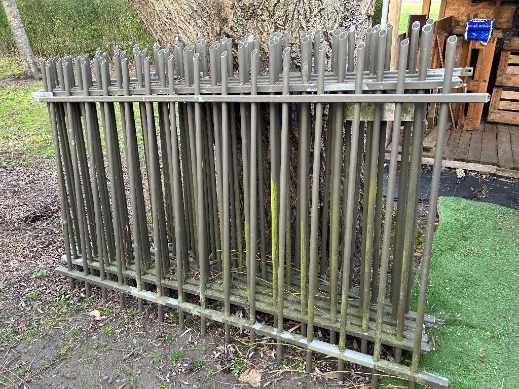 Hekwerk gegalvaniseerd, Tuin en Terras, Tuinhekken en Hekwerk, Ophalen, Gebruikt, IJzer, Spijlenhekwerk