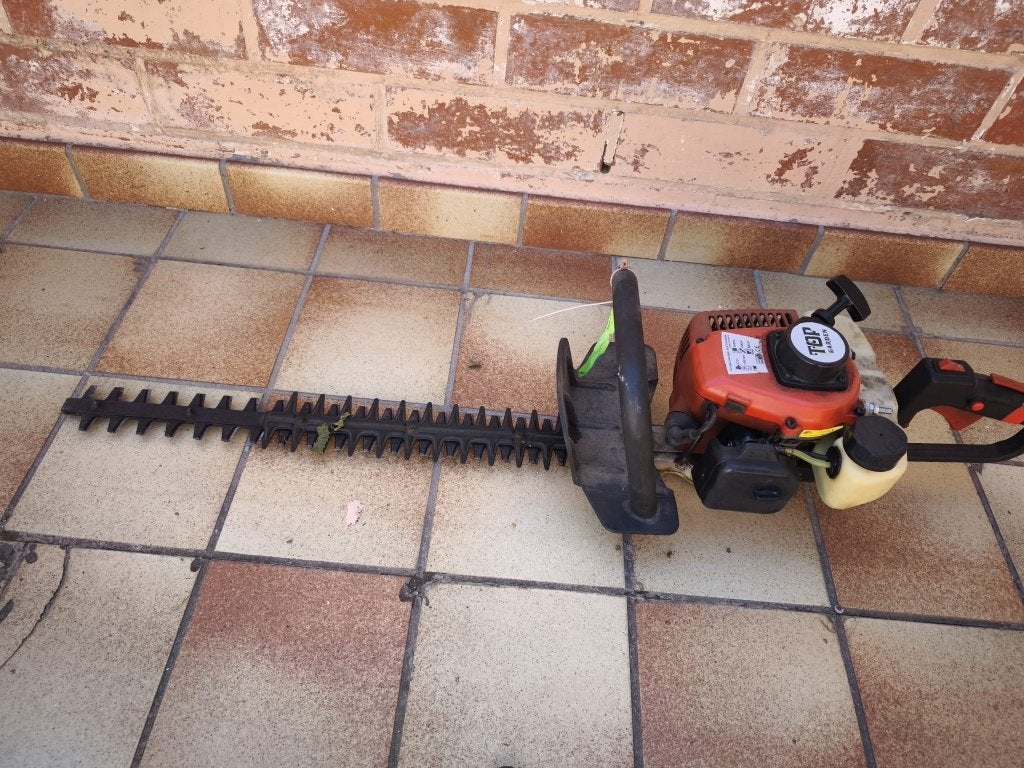 Heggenschaar Top Garden  2 stuks ook apart verkrijgbaar, Ophalen, Gebruikt, Benzine, Top Garden