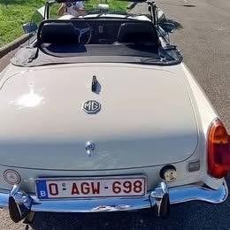 MGB Cabriolet, Auto's, Oldtimers, Particulier, MG, Benzine, Cabriolet, 2 deurs, Wit, Zwart, Ophalen