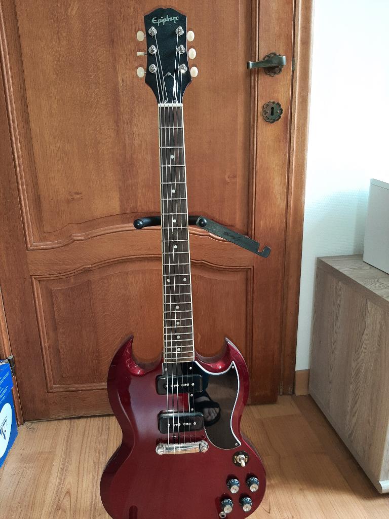 Epiphone SG Special P-90 Sparkling Burgundy, Muziek en Instrumenten, Snaarinstrumenten | Gitaren | Elektrisch, Zo goed als nieuw
