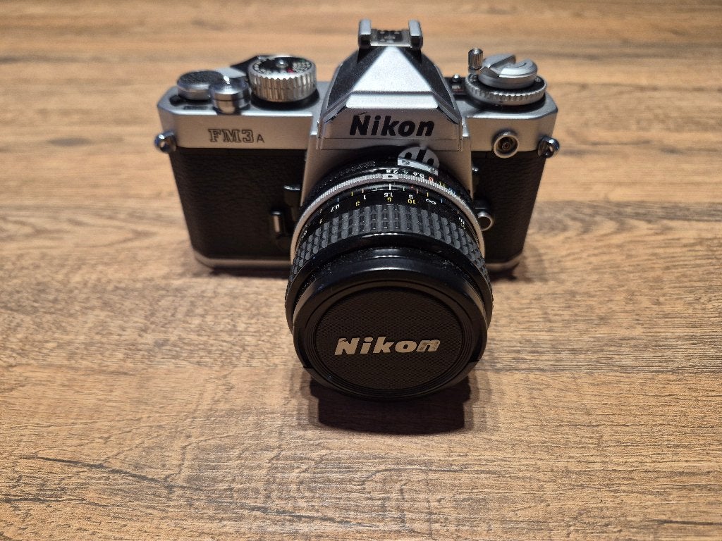 NIKON FM3a + 24mm f2,8 & 85mm f2, TV, Hi-fi & Vidéo, Appareils photo analogiques, Enlèvement, Utilisé, Reflex miroir, Nikon