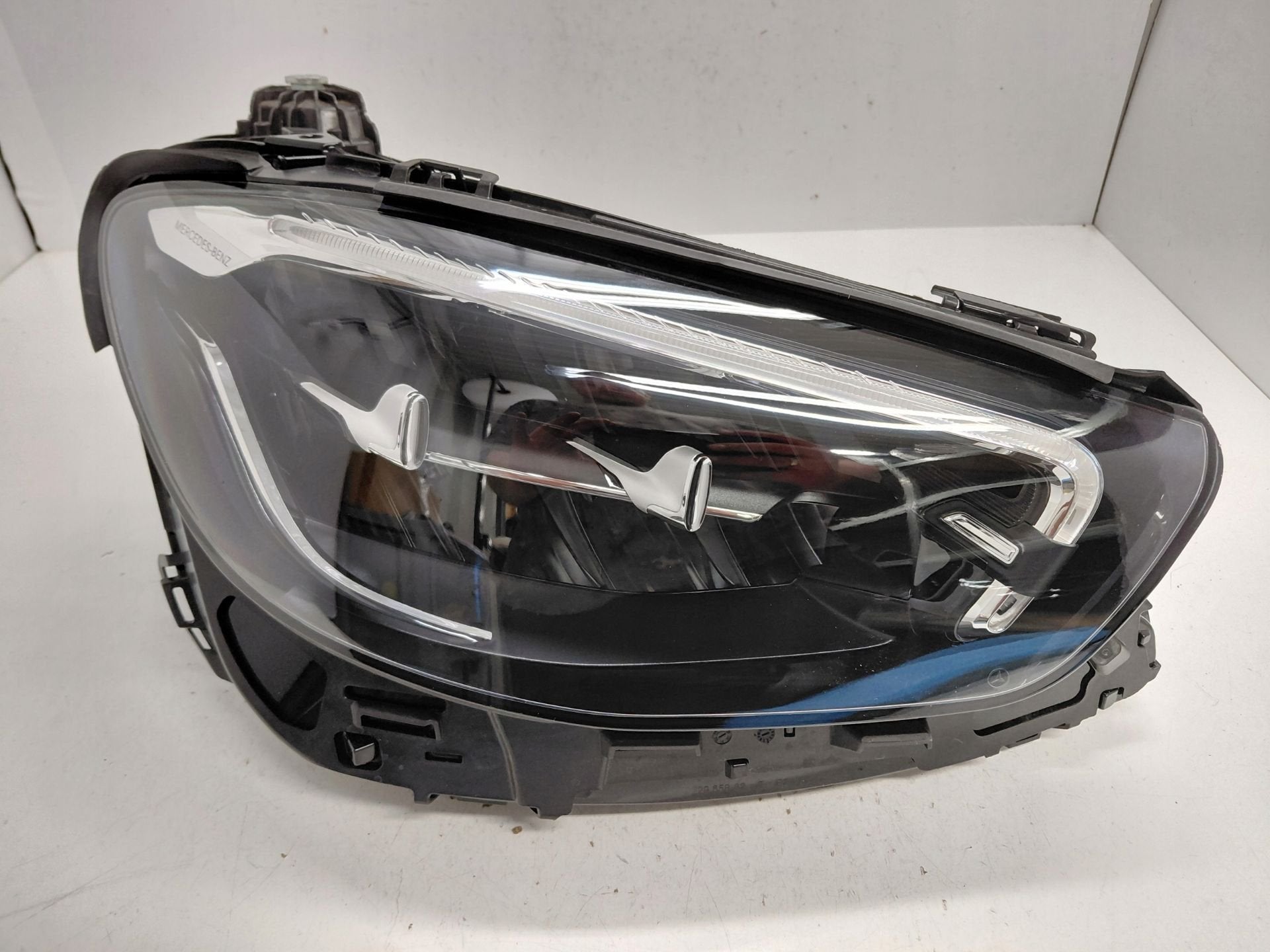 Phare droit Mercedes Classe E A2139066408, Mercedes-Benz AG, Mercedes-Benz, Utilisé, Mercedesstrasse 120
70372  Stuttgart, DE