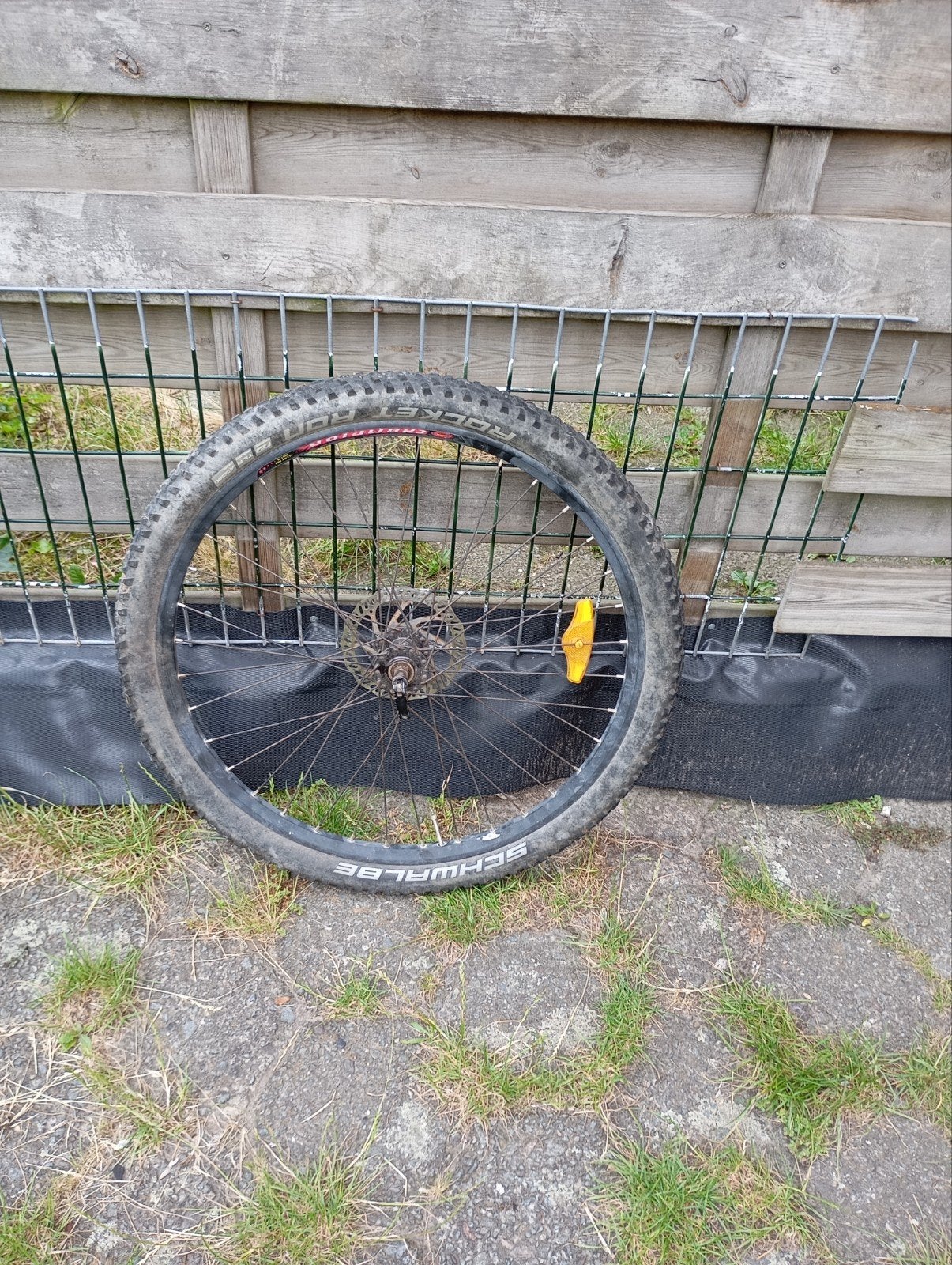 27,5 inch voorwiel schijfremmen, Vélos & Vélomoteurs, Vélos Pièces, Enlèvement, Pneu