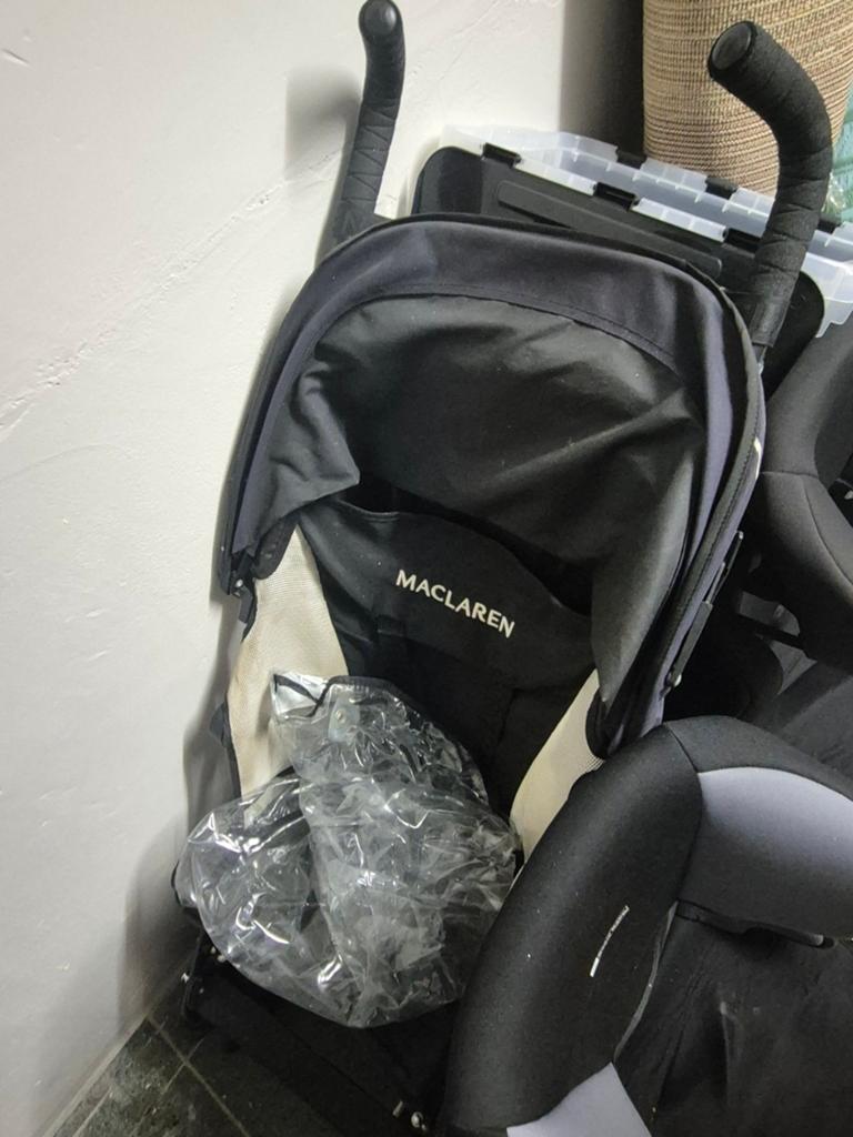 Buggy + 2 autostoelen, Enlèvement