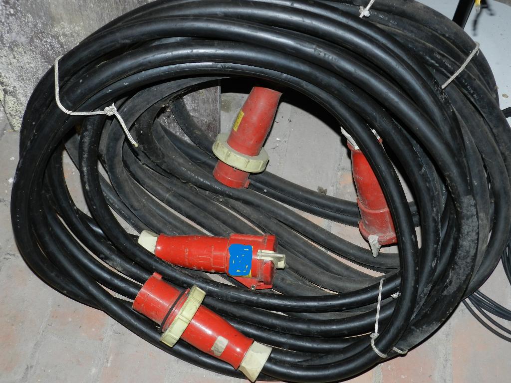 Câbles d'alimentation électrique, Enlèvement, Utilisé, Câble ou Fil électrique