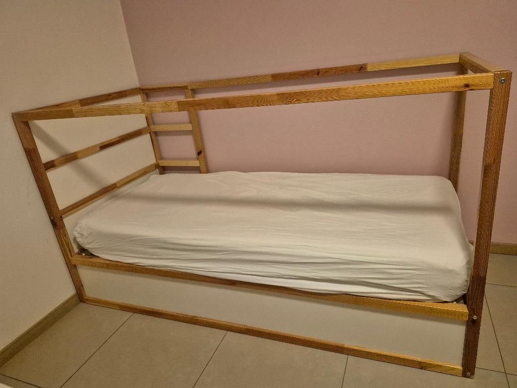 KURA bed Ikea compleet met tent en matras, Kinderen en Baby's, Ophalen, Zo goed als nieuw