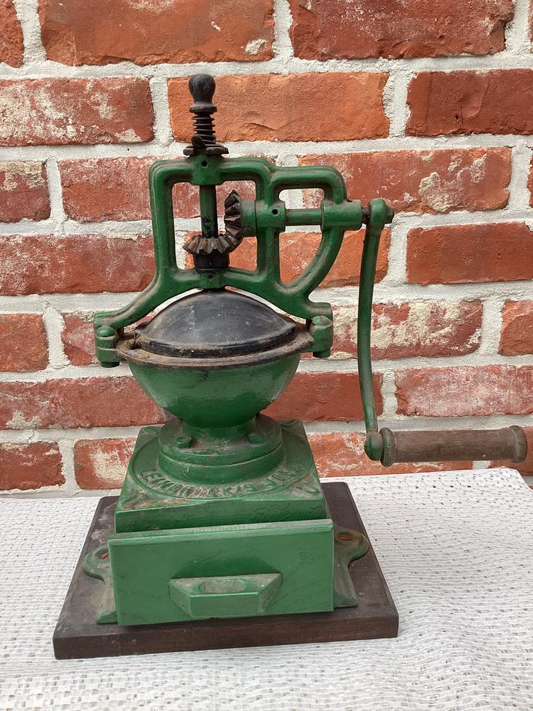 AUTHENTIEKE ANTIEKE KOFFIEMOLEN "LEINSBROCK 'S JDEAL 1890, Antiek en Kunst, Ophalen