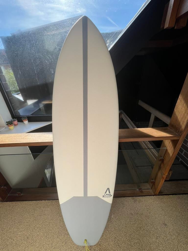 Planche de surf Alpha 5'8 soft top, Enlèvement ou Envoi, Neuf, Shortboard