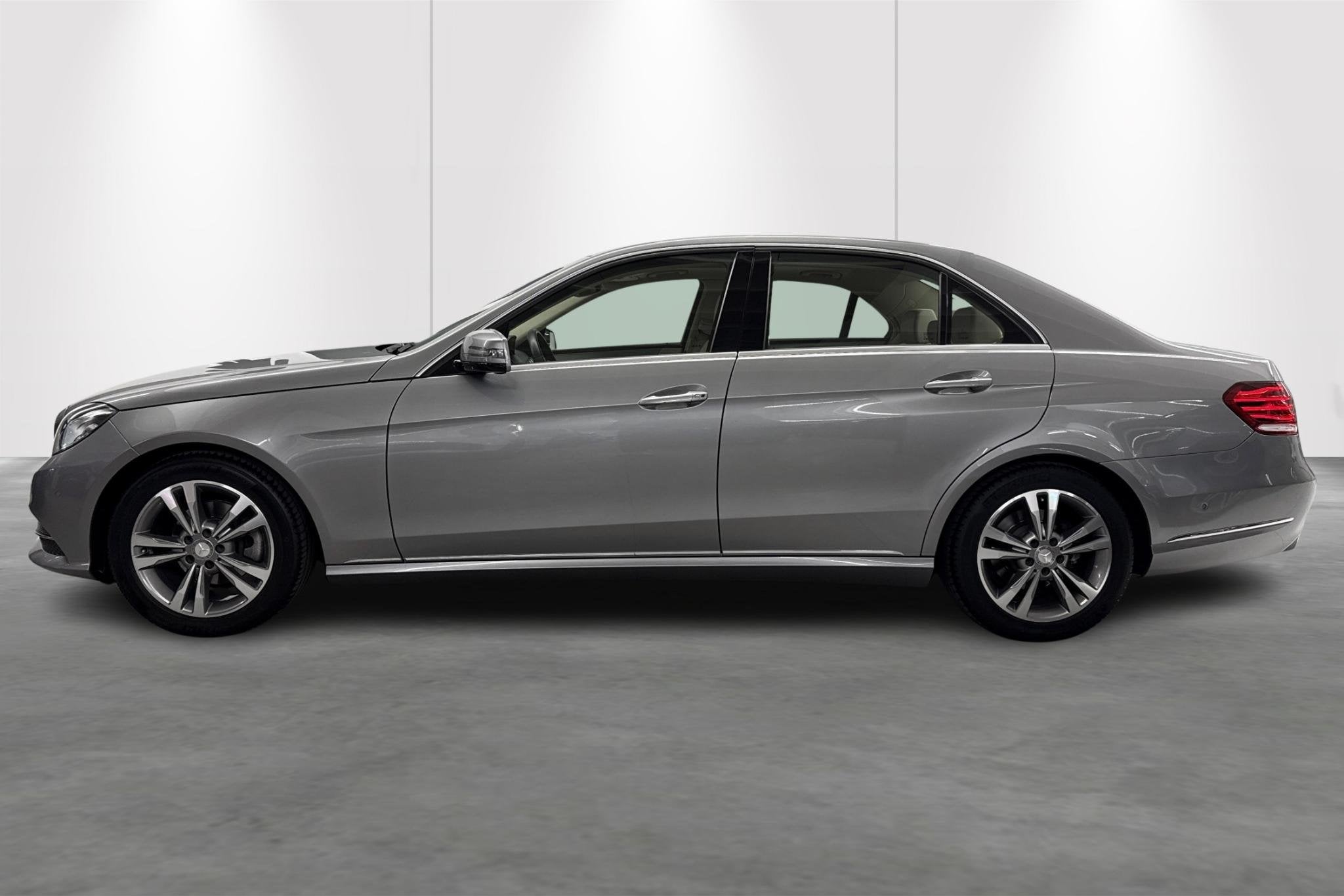 Mercedes-Benz E-klasse E 200, Auto's, Mercedes-Benz, 4 deurs, Gebruikt, 4 cilinders, 136 pk