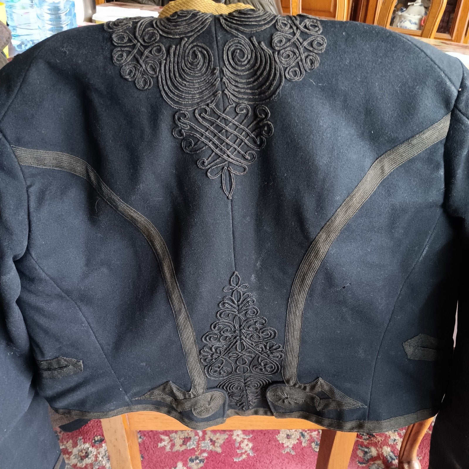 Dolman de Chasseurs, Collections, Enlèvement