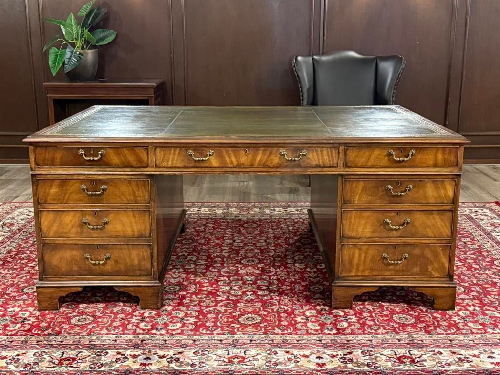 Klassiek Engels bureau (partnerdesk) #657, Huis en Inrichting, Bureaus, 122 cm, Hout, Bruin, Ophalen of Verzenden