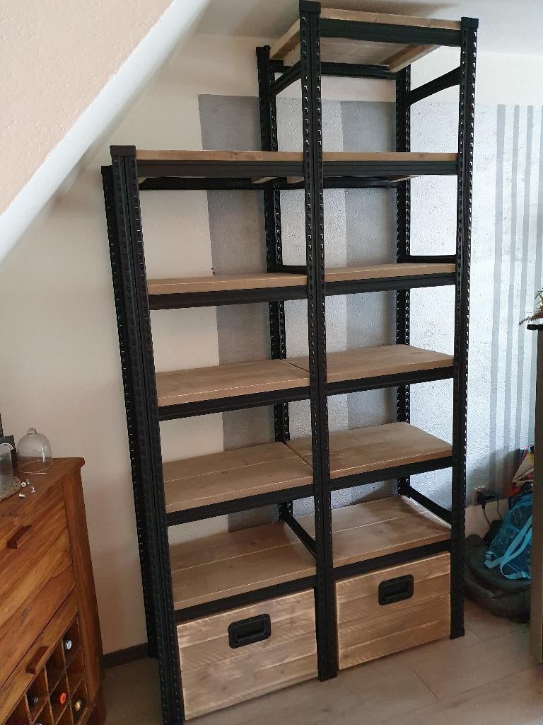 Unieke stellingkast van staal met legborden van steigerhout, Ophalen, Nieuw, 25 tot 50 cm, 200 cm of meer