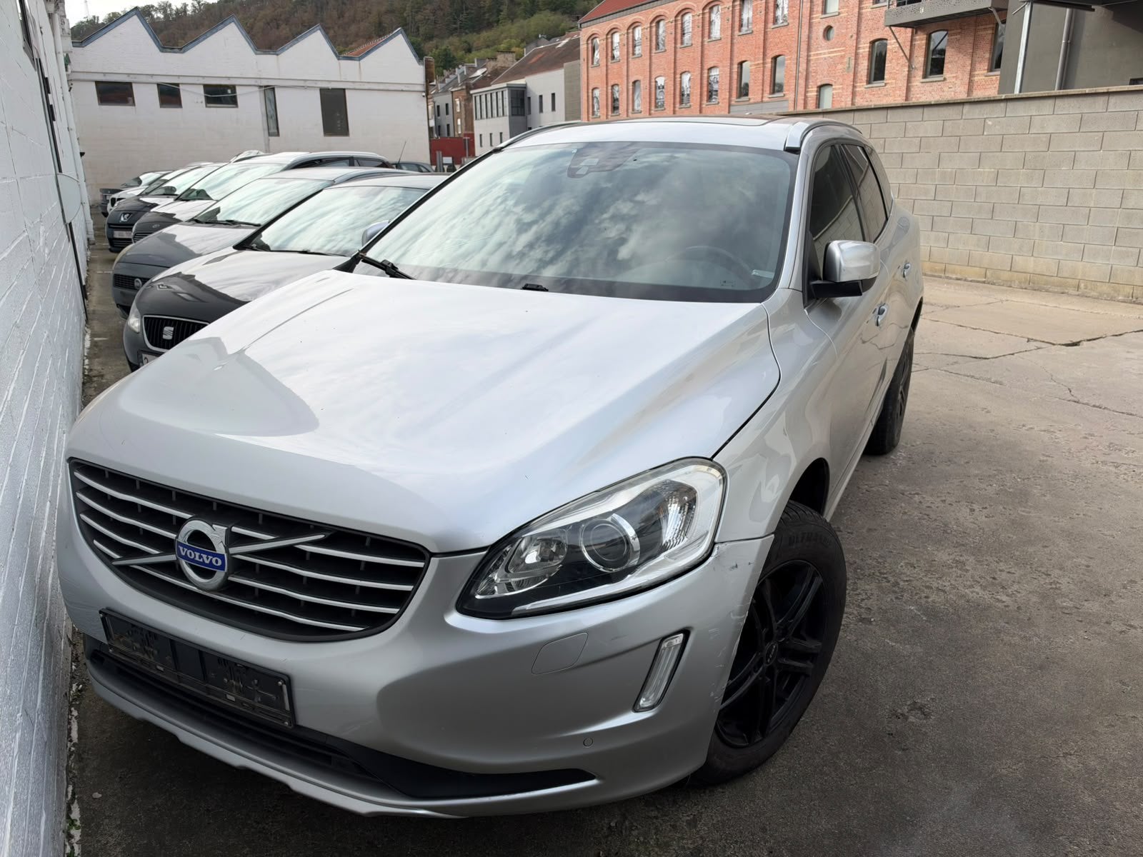 Volvo xc60 2017 Moteur casse !, Cuir, Argent ou Gris, Achat, Noir