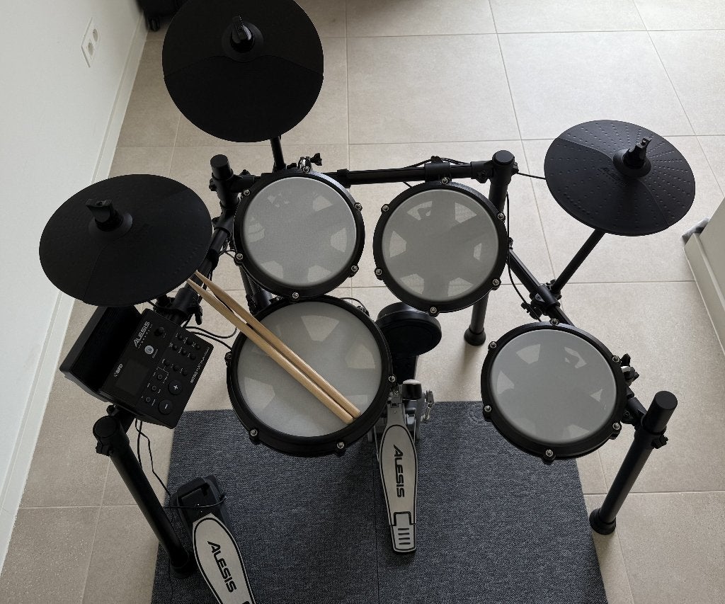Alesis Nitro Max Electronic Drum Kit, Muziek en Instrumenten, Drumstellen en Slagwerk, Ophalen, Zo goed als nieuw, Overige merken