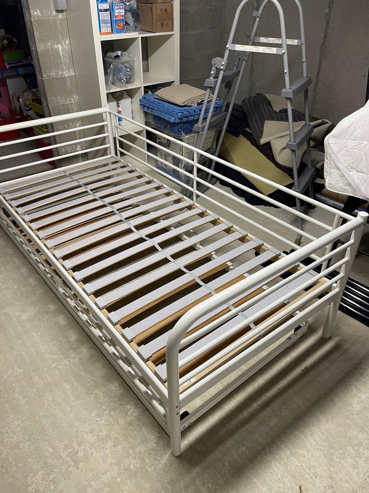 IKEA metalen bed met onderbed, lattenbodems en 2 matrassen, 90 cm, Une personne, Enlèvement, Utilisé